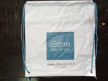 Подгонянная белая пластичная хозяйственная сумка магазина Яблока рюкзака Drawstring