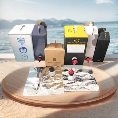 Текстурированный пакет-бокс из пластика с краном, подходящий для упаковки пищевых жидкостей